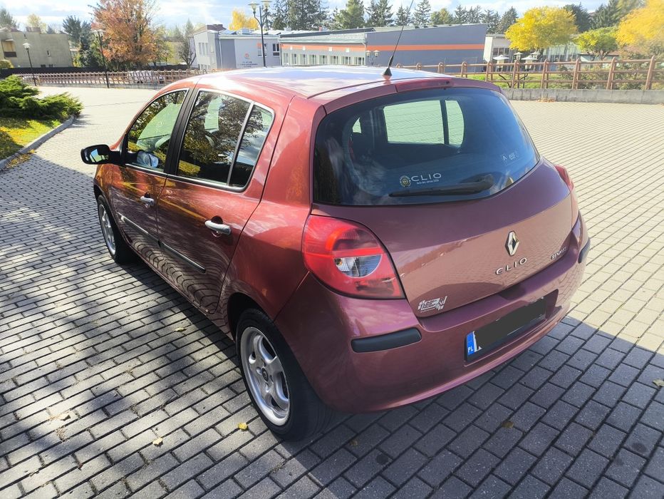 Renault Clio 1.6 Benzyna 110 koni 5 Drzwi Climatronic Alufelgi Zadbany