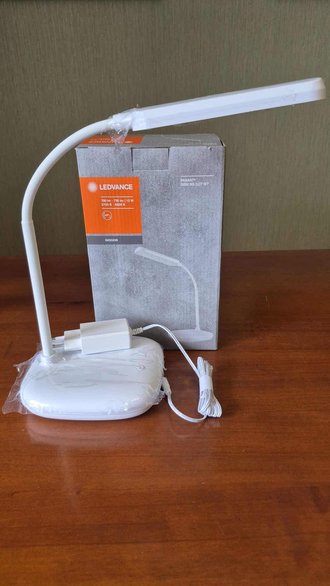 Настольная лампа Ledvance 12 Вт белый PANAN DISK SQ 12W WT. New.