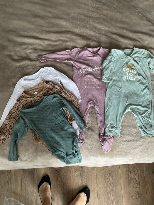 Набір дитячого одягу 9-12