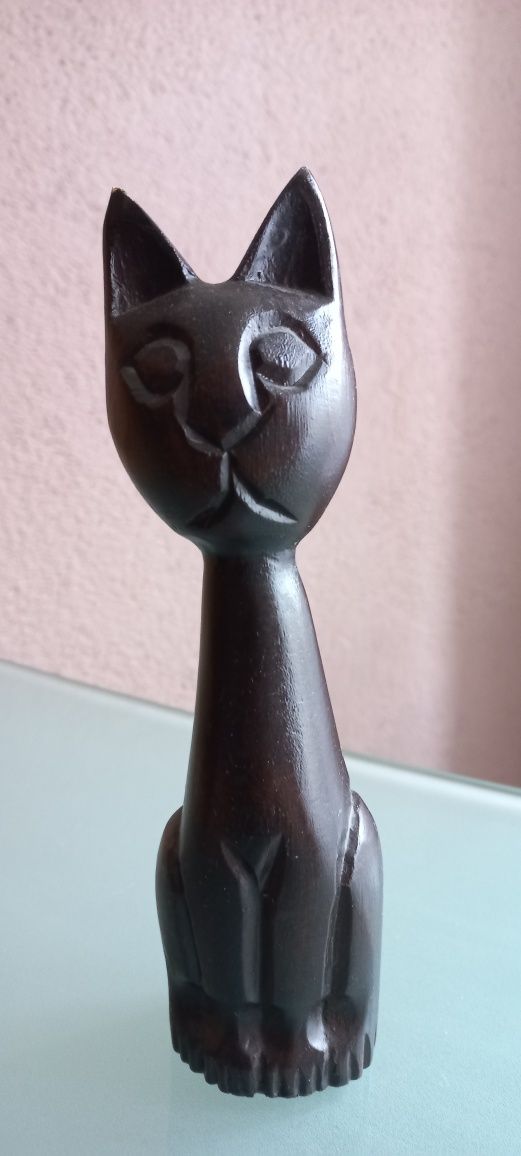 Figurka drewniany czarny  kot