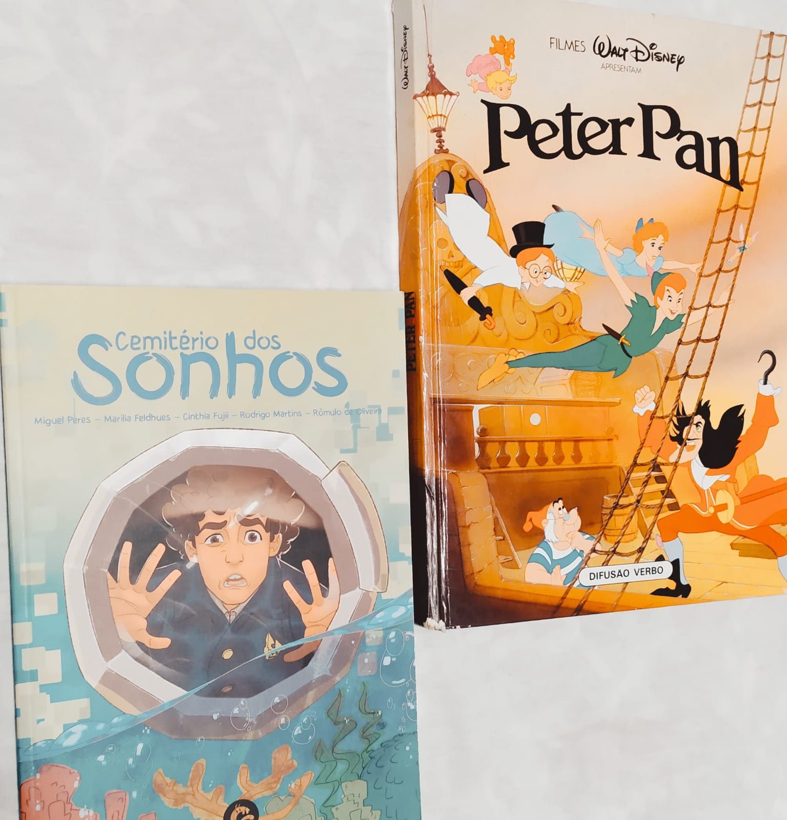 Livros de banda desenhada e infantis