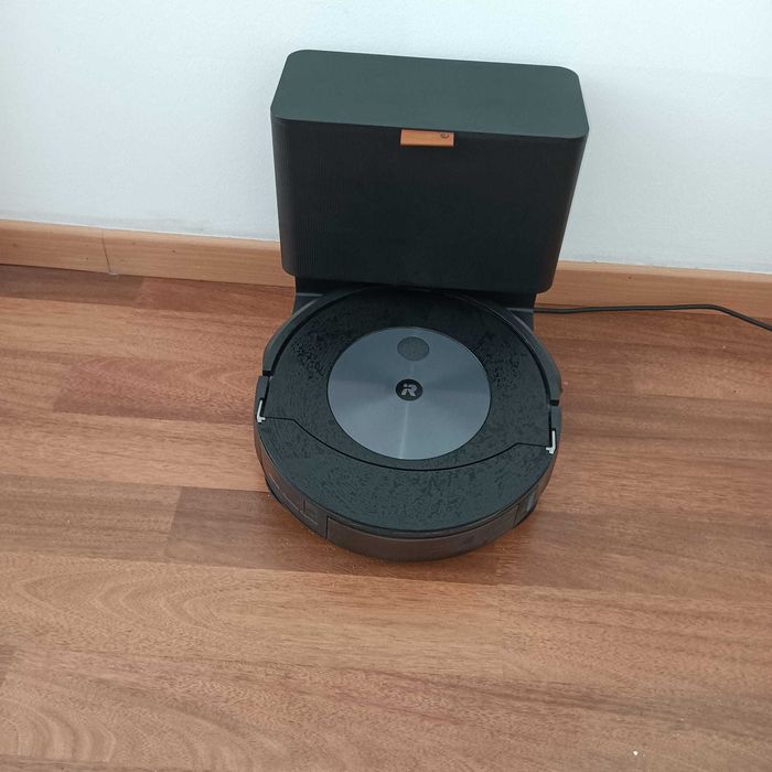 Aspirador Robot - IRobot Romba J7+