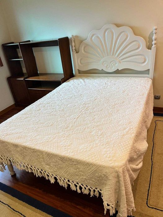 Cama Branca 190x140 inclui colchão