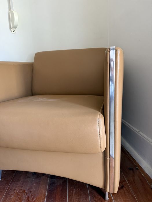 Poltrona pele castanha