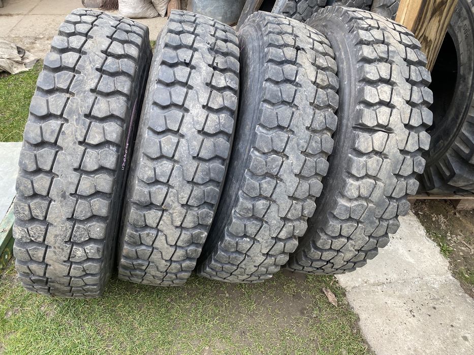 Шини , колеса.1200/20 Пірелі. Зіл 131. Маз Краз