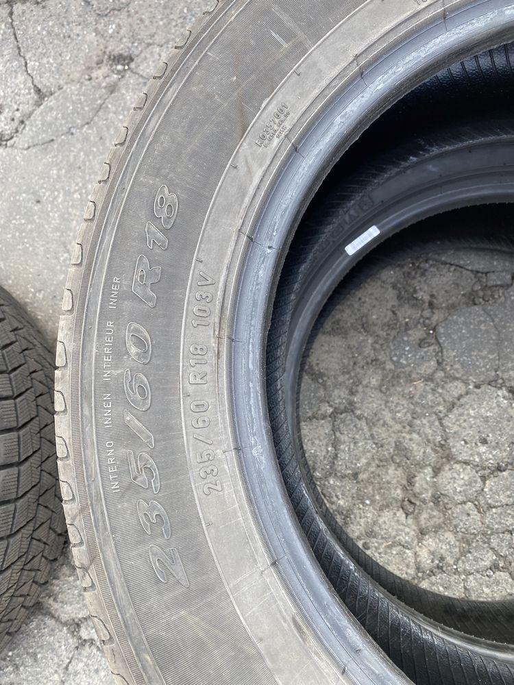 235/60/18 Pirelli Scorpion