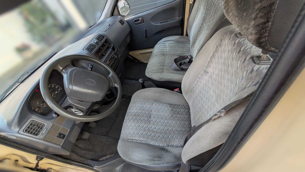Toyota Hiace 6 lugarres mista