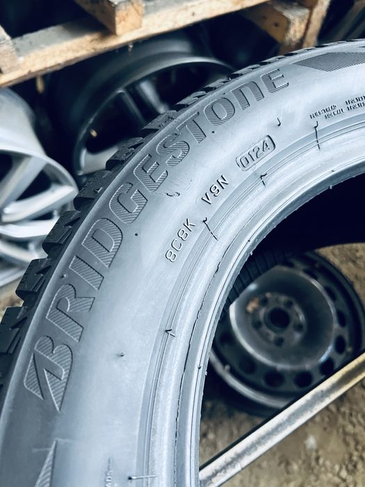 Шини Резина Зимові  24Рік 205 55 16 Bridgestone Blizzak LM005 4шт
