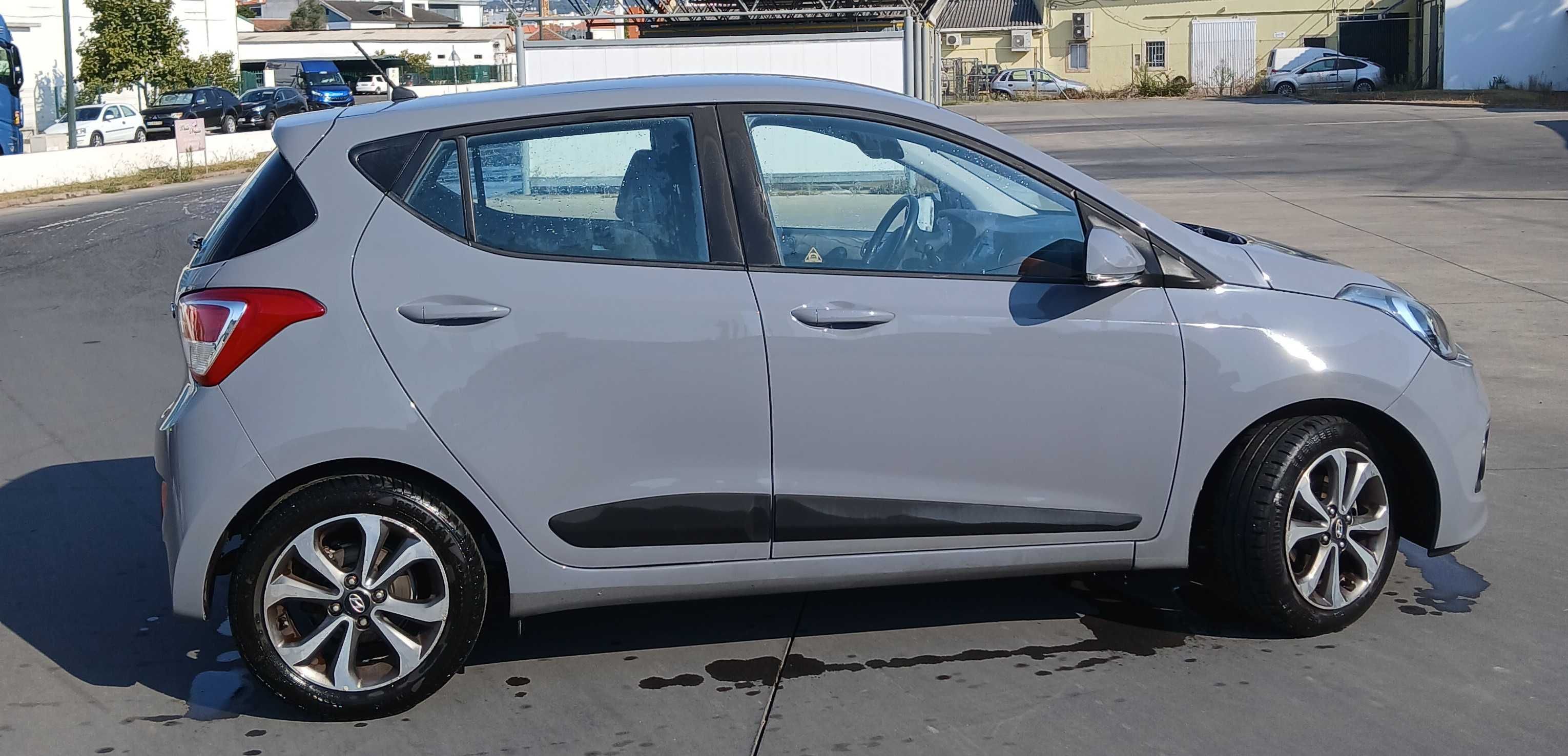 Hyundai i10 1.0 Gasolina 2014 - Bluetooth, Bancos Aquecidos,