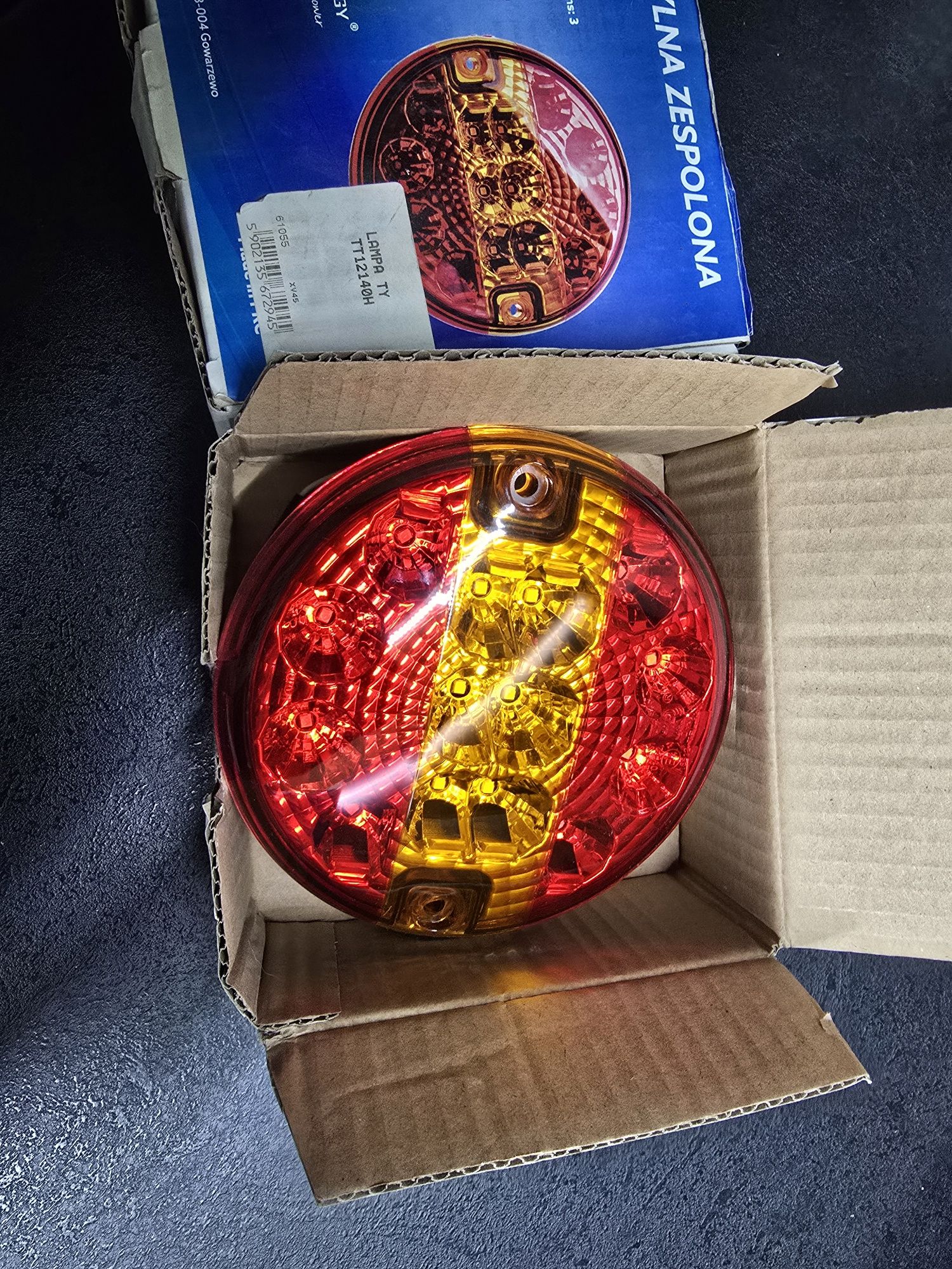 Lampy ledowe 12-24v  2szt przyczepa przyczepka ciężarówka
