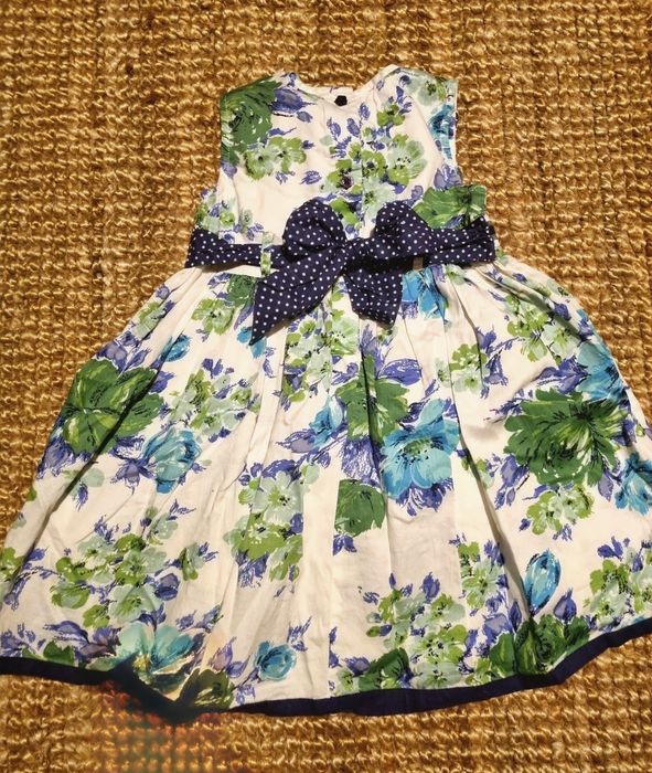 Śliczna sukienka Monsoon w kwiaty – rozmiar 86

Urocza bawełniana