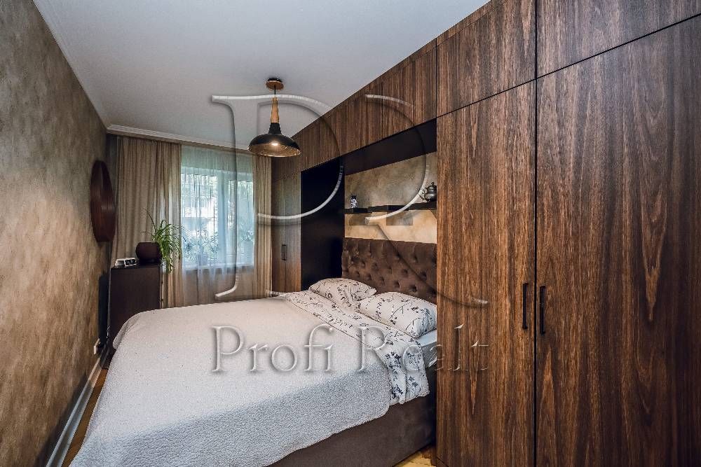 Продаж 3 кімн. квартири вул. Василенка 23/Відрадний/Любомира Гузара