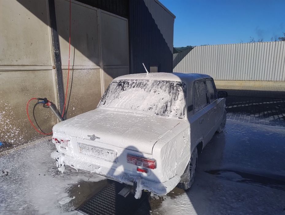 ВАЗ 2101 белая на белом