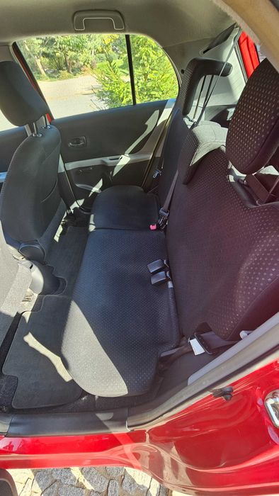 Toyota yaris II 2011