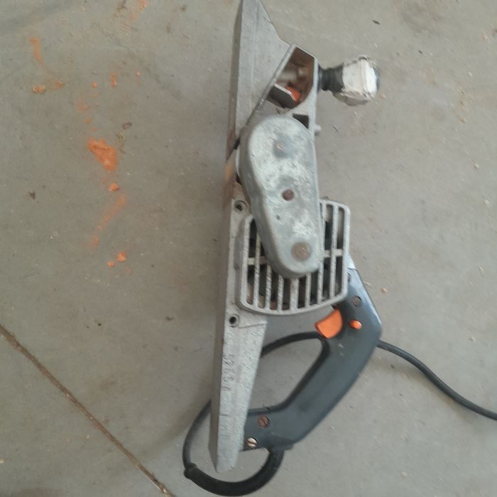 Szlifierka Taśmowa  Czołg  Makita Strug Do Drewna