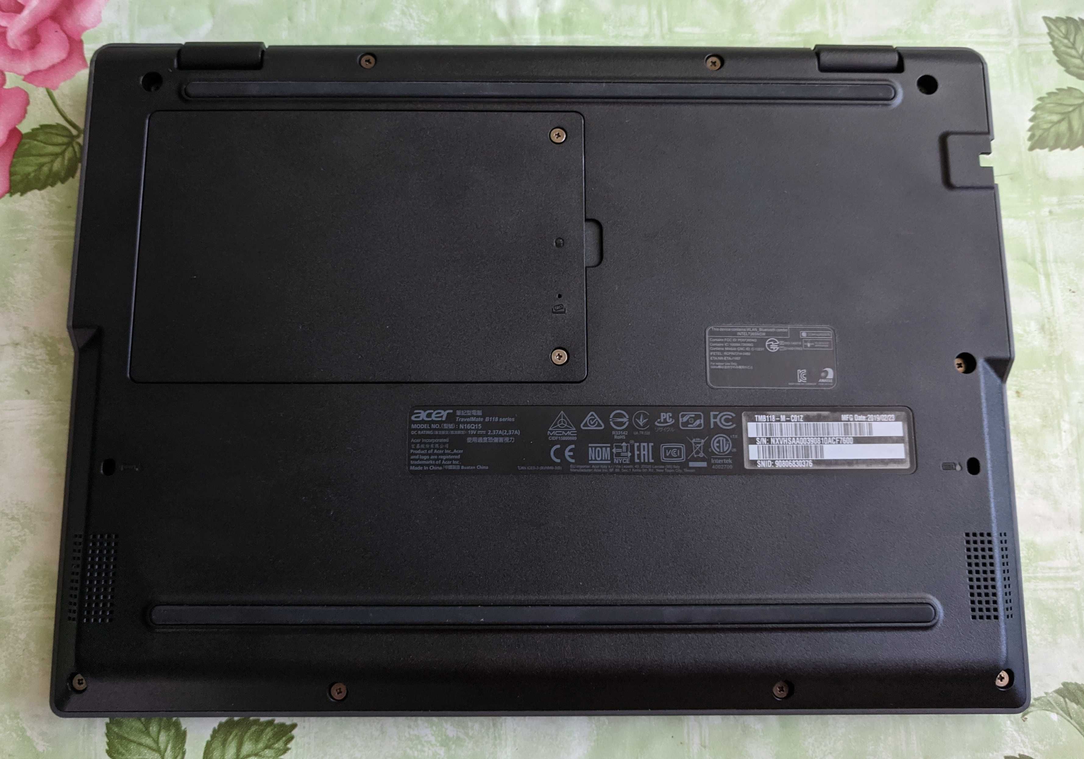 Acer TravelMate B118