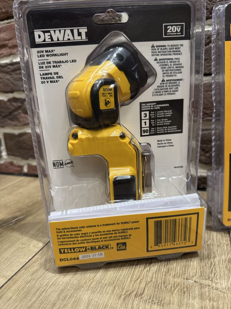Аккумуляторный LED фонарь DEWALT DCL044 20v