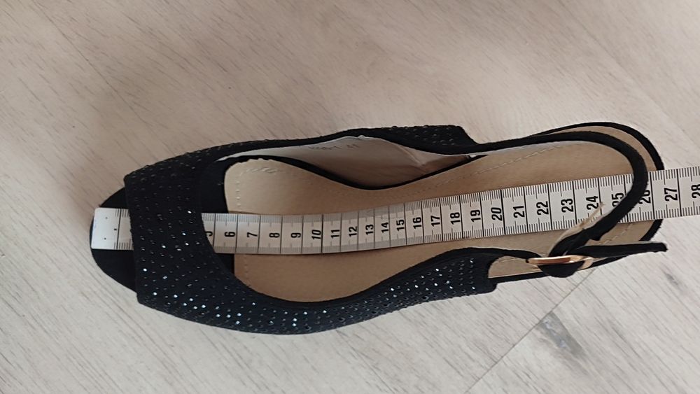 Czarne buciki na obcasie