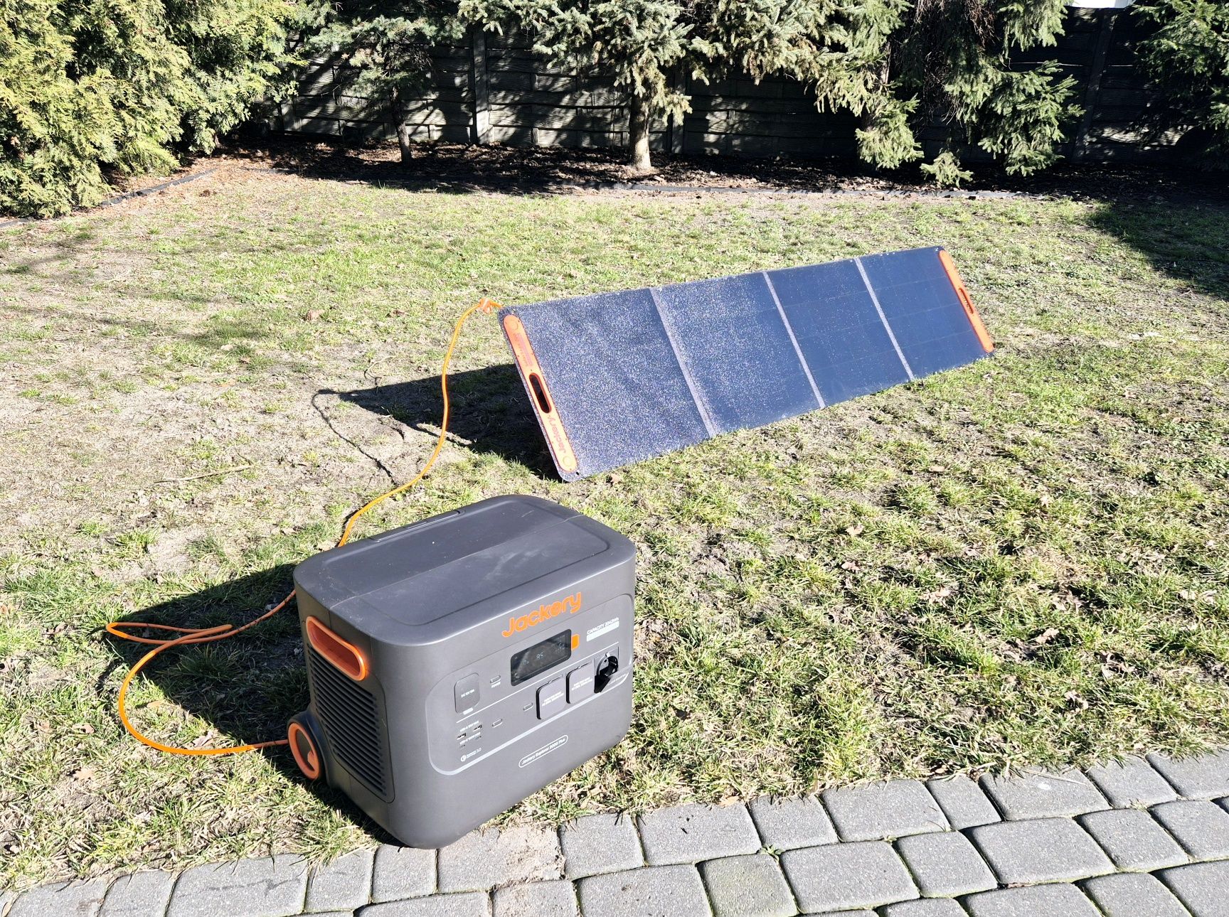 Jackery Explorer 2000 PLUS 3000W + panel Solarny Saga 200W I zestaw