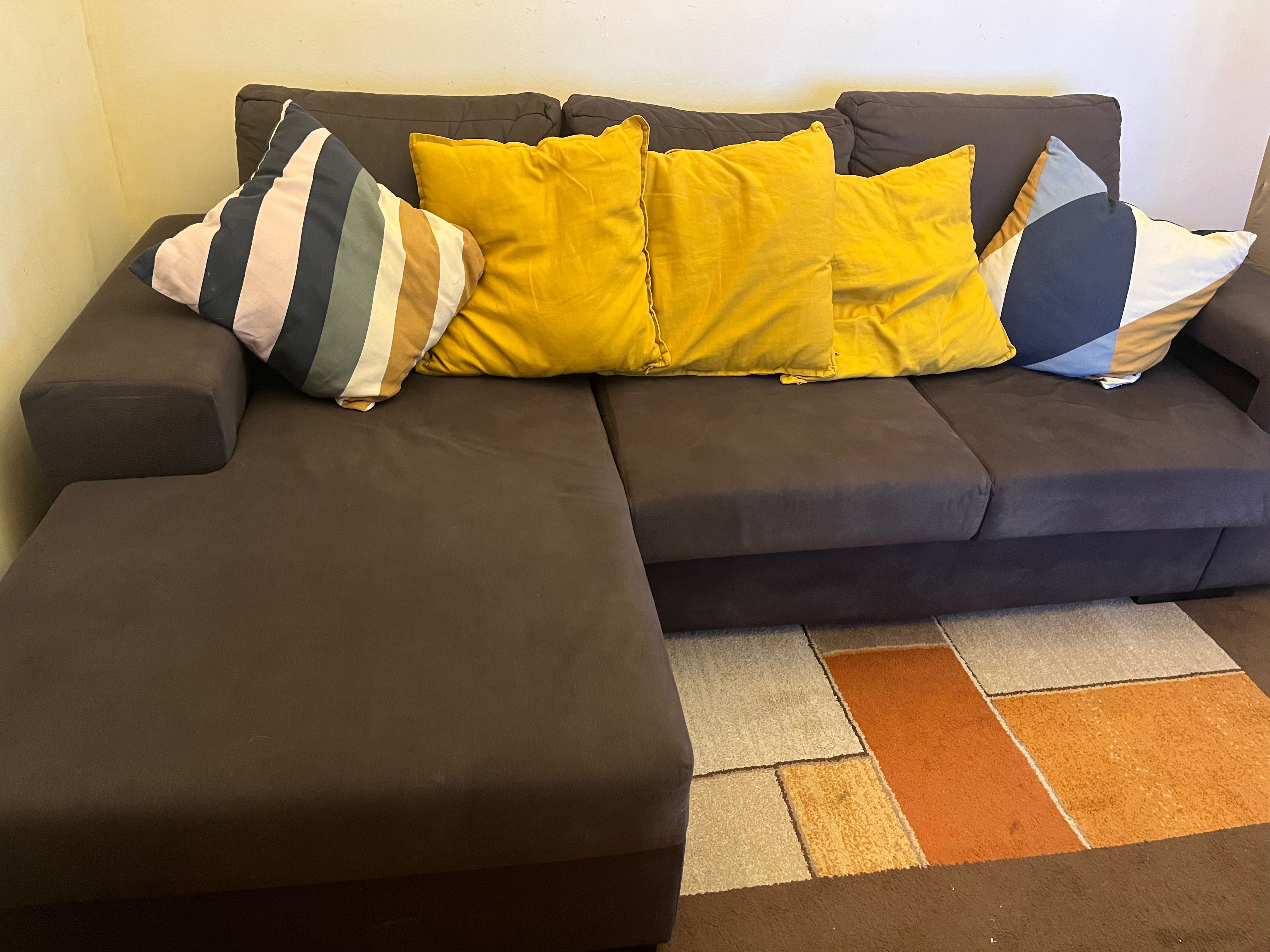 Vende-se sofá e tapete