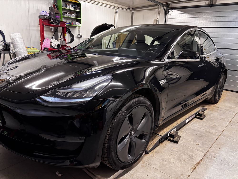 Tesla model 3 pełny Autopilot