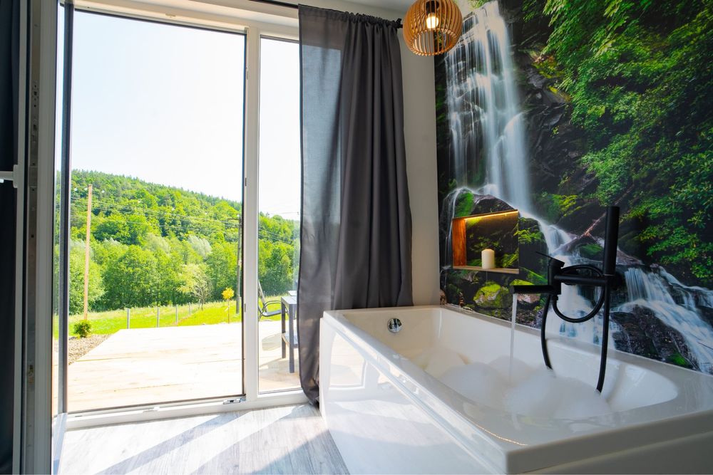 Domek Bunkier House Apokalips z  balia z jacuzzi woj. podkarpackie