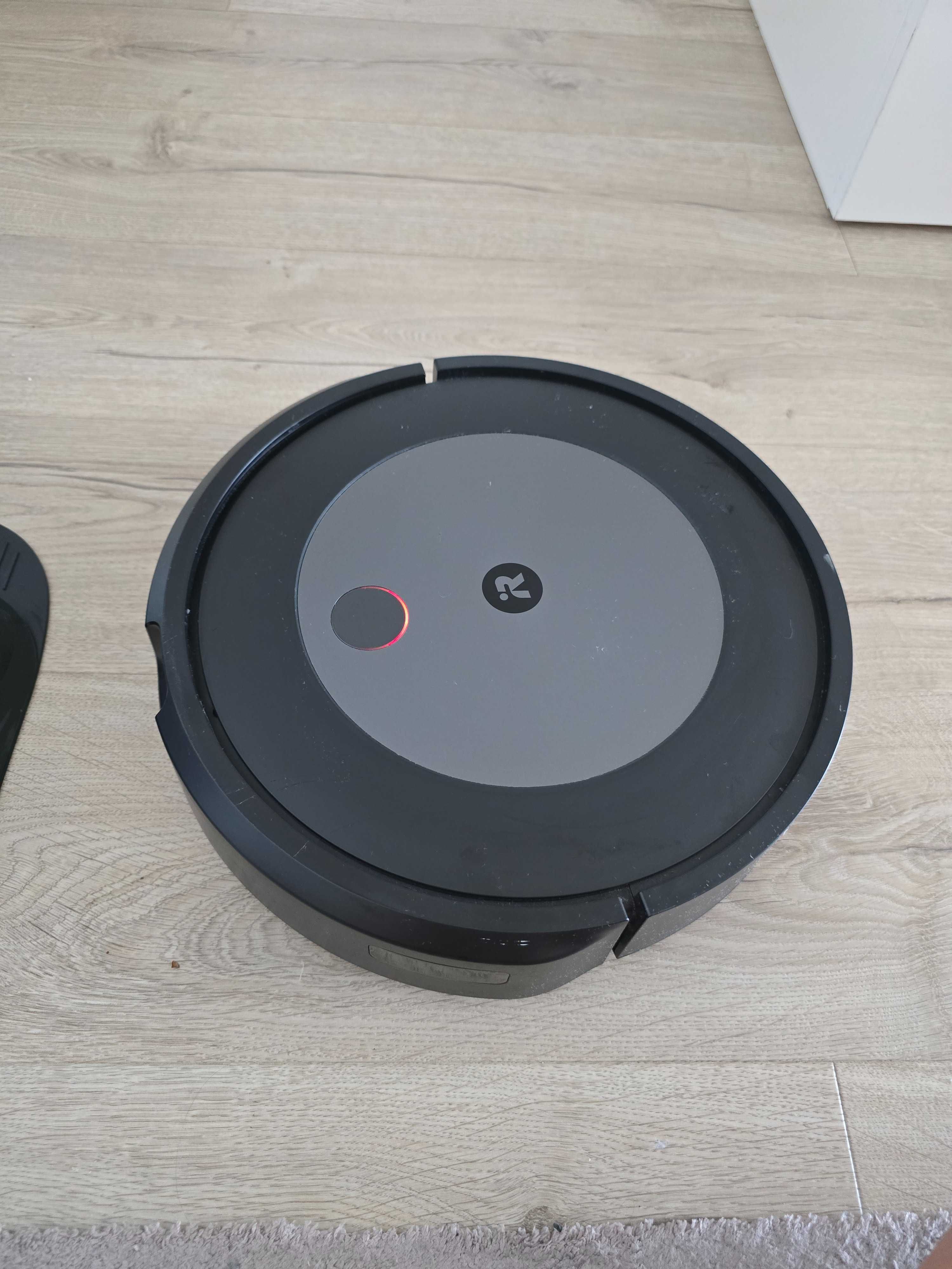 Roomba j7+ com base autoesvaziamento + acessórios originais - 10/2025