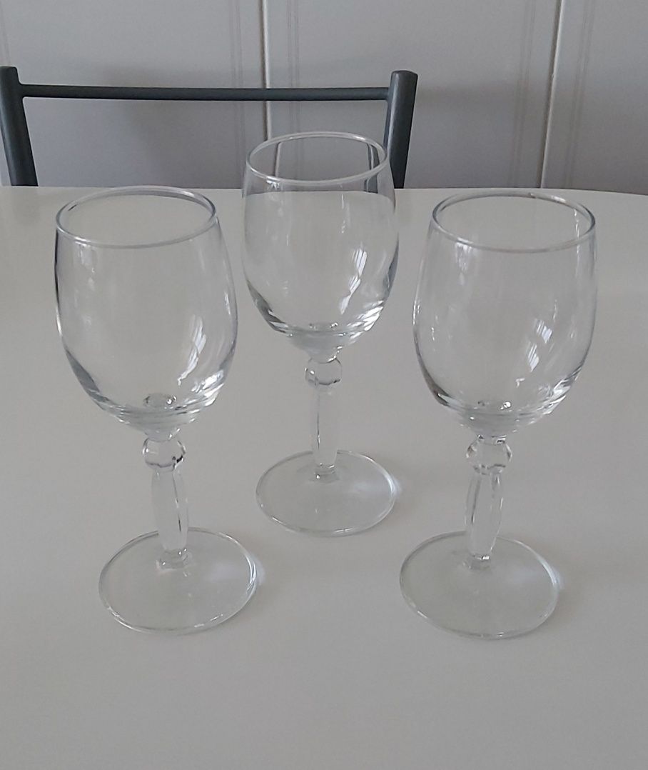 Conjunto de 3 copos baixos + 3 copos de pé alto. Vidro