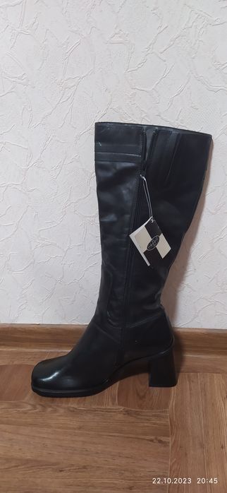 Чоботи  жіночі демісезонні шкіряні нові Сапоги женские кожаные новые