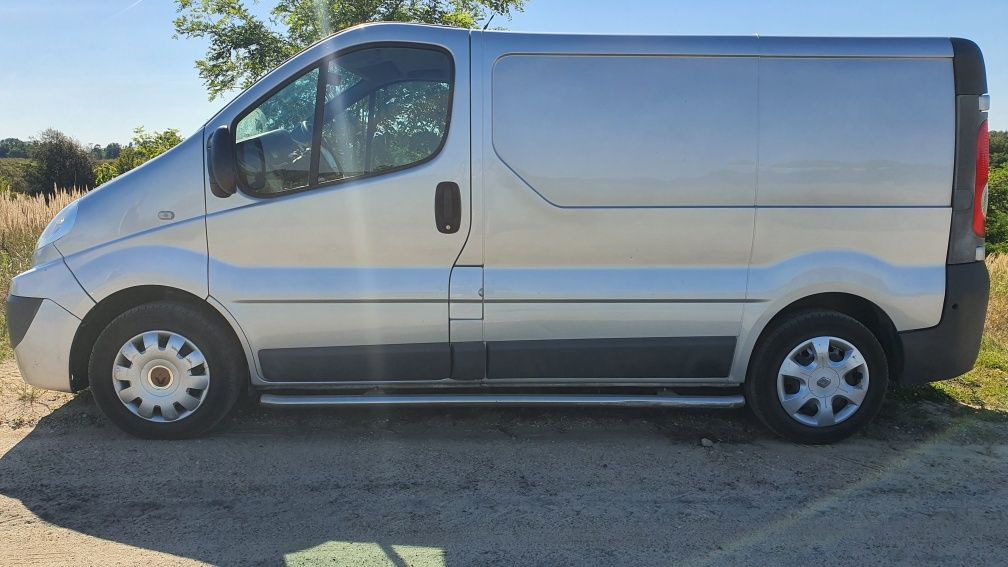 BUS na wynajem Wypożyczalnia BUSÓW Trafic wynajmę BUSA HAK*KLIMA vito