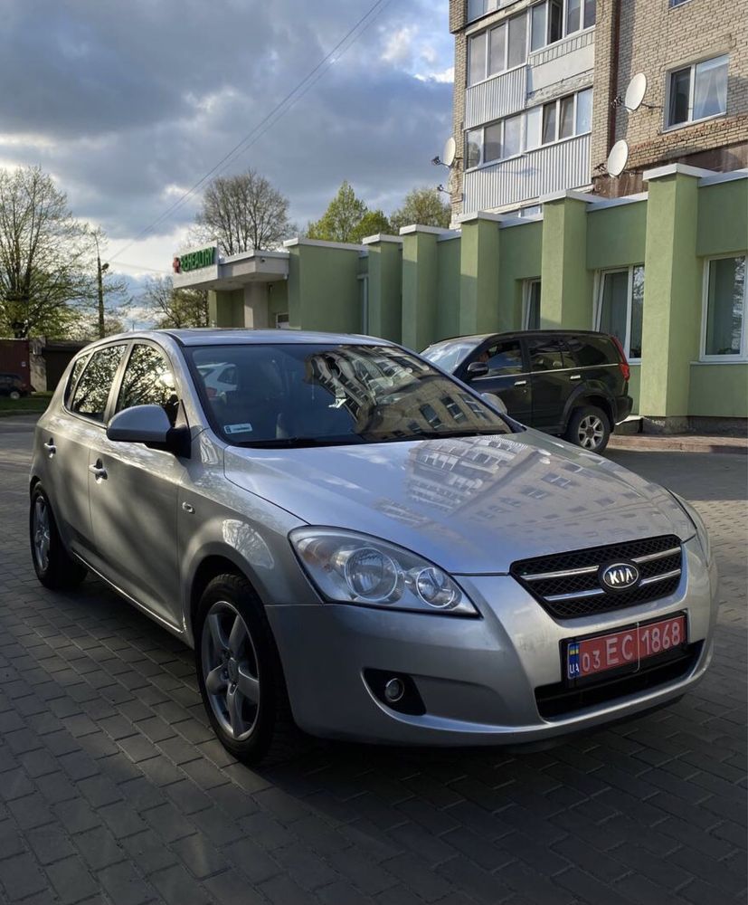 KIA ceed 2007p.  1.4 газ/бензин