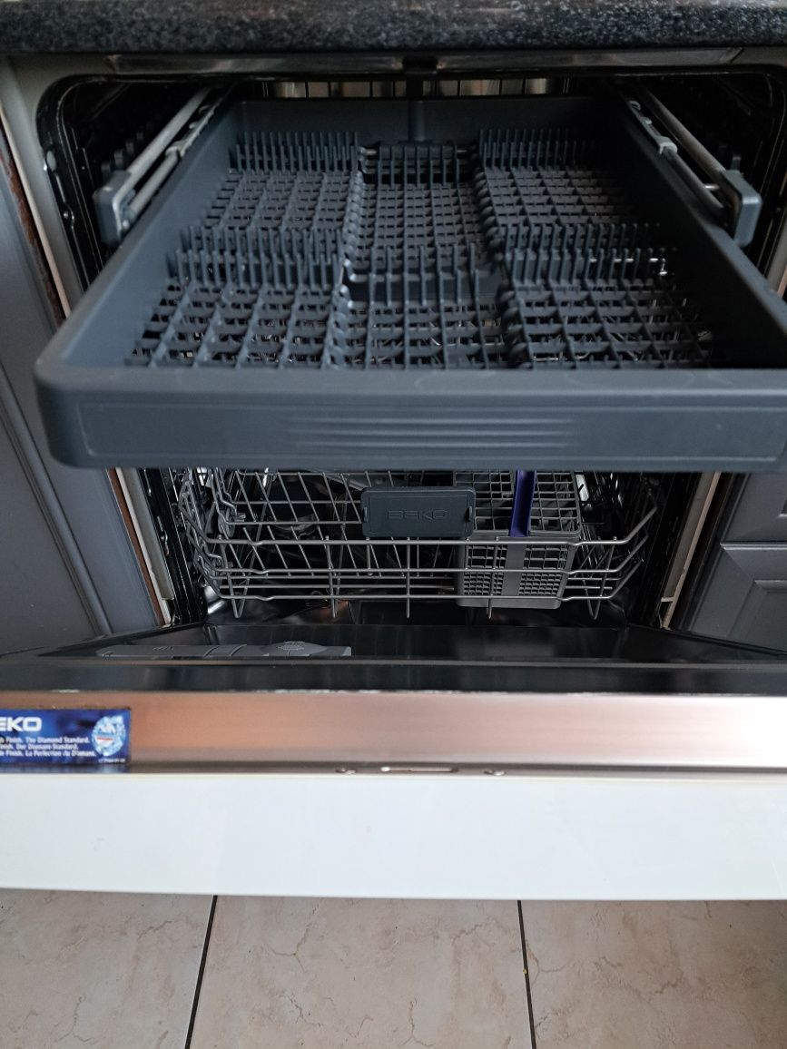 Zmywarka biała 60cm Beko