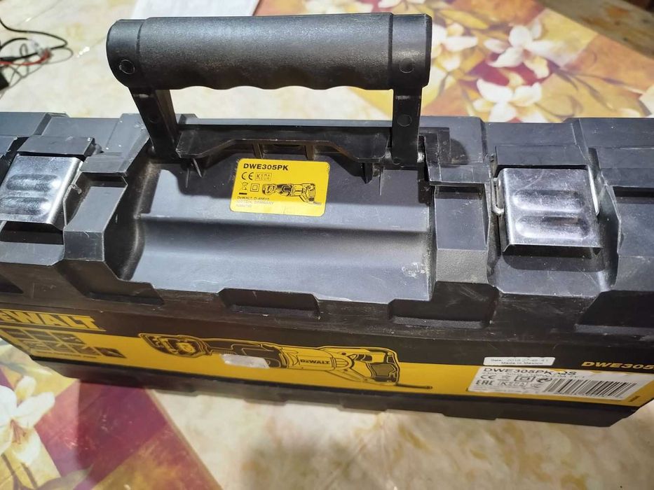 Сабельная пила 1100 Вт DEWALT DWE305PK-QS