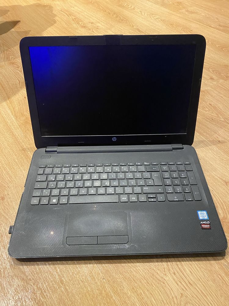 Laptop HP i5 | R5 M330 | 12GB RAM | 240GB M2