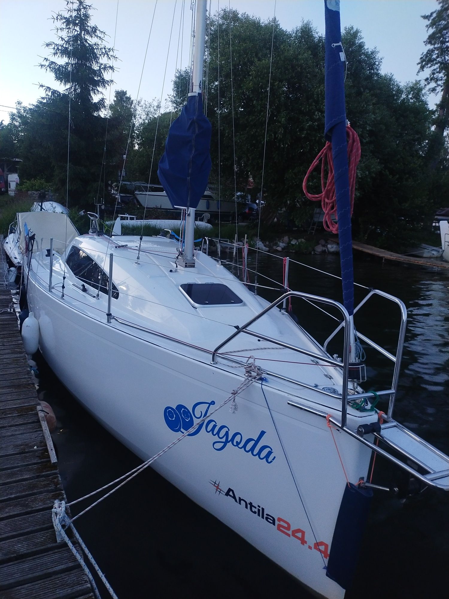 Czarter jachtu Antila 24.4 pojezierze drawskie