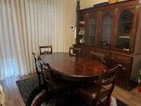 Sala de estar ( armário , mesa extensível e 6 cadeiras)