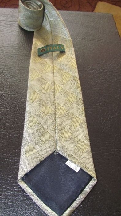 Elegancki Krawat jakich mało Jedwab marki V Italy z Włoch nr 20