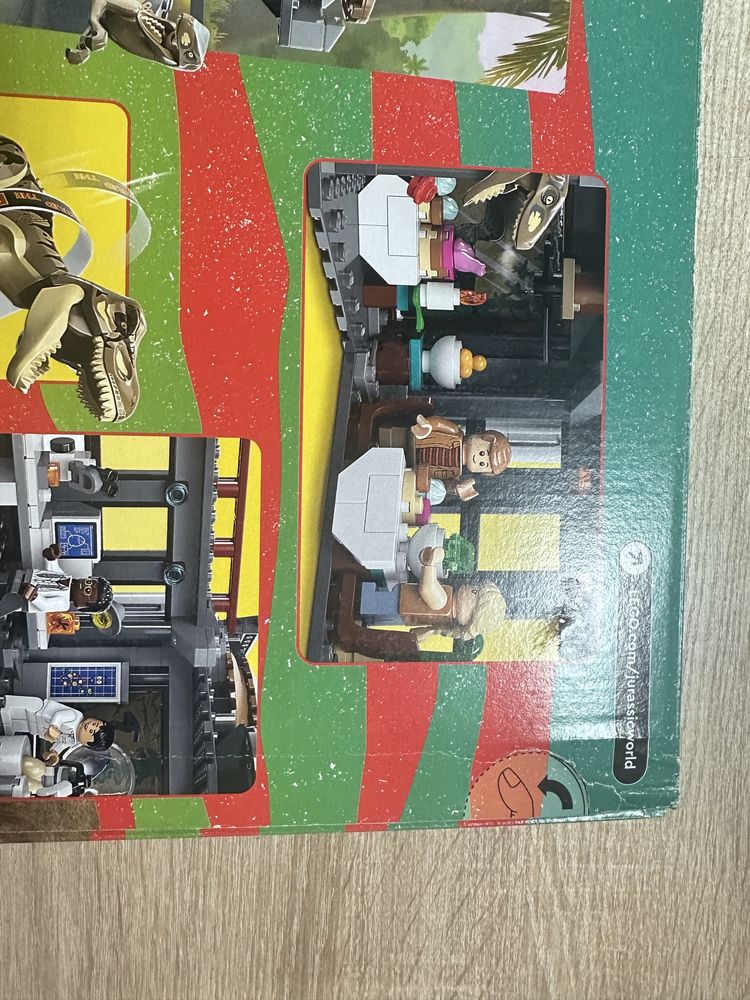 LEGO Jurassic World Центр відвідувачів: Атака тиранозавра й раптора