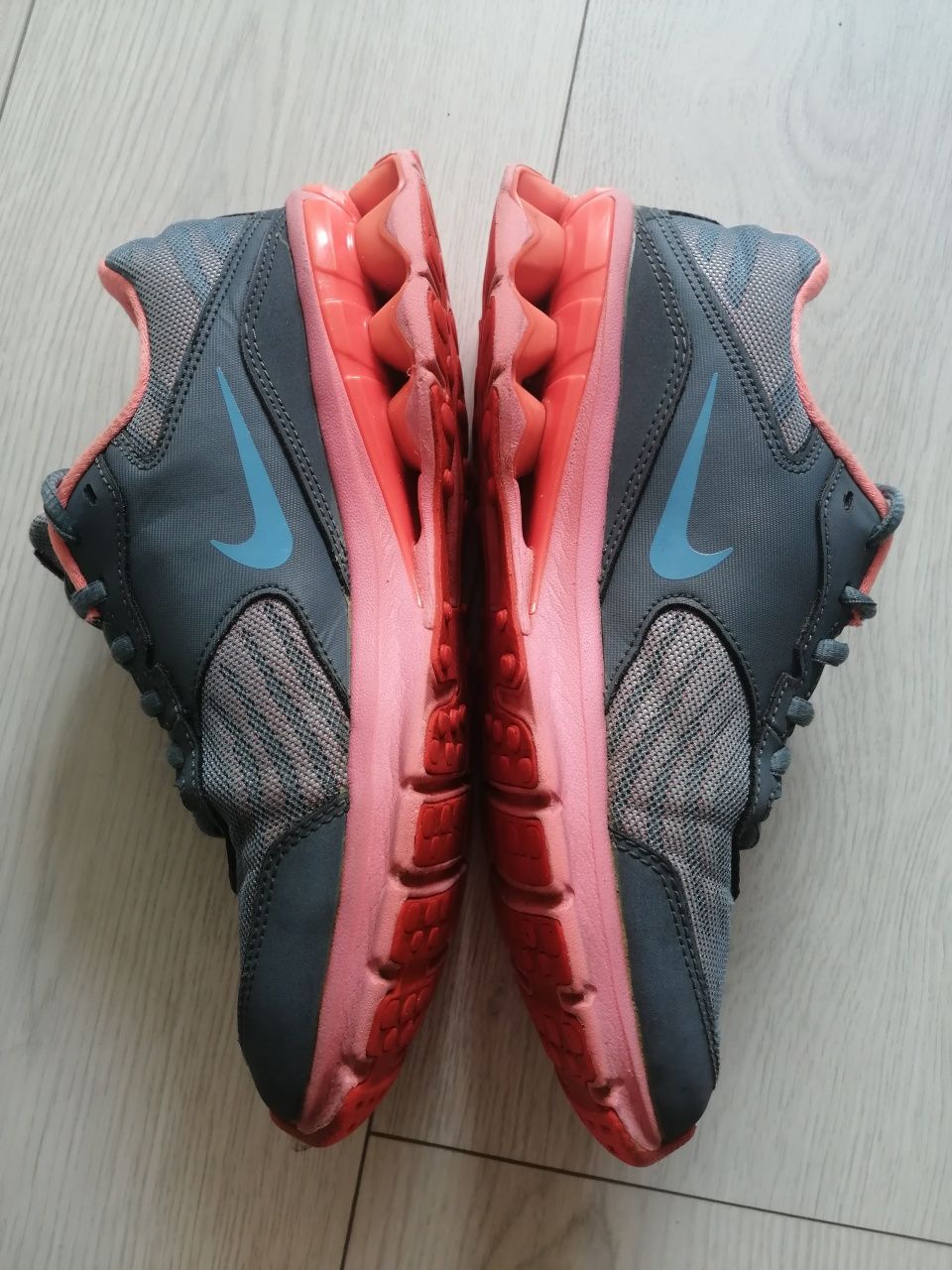 Nike Reax Run 38 Lace Up 9 Trainers buty sportowe do biegania