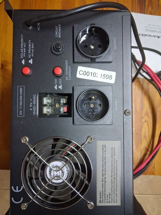 Inwerter solarny qoltec 700w/20a