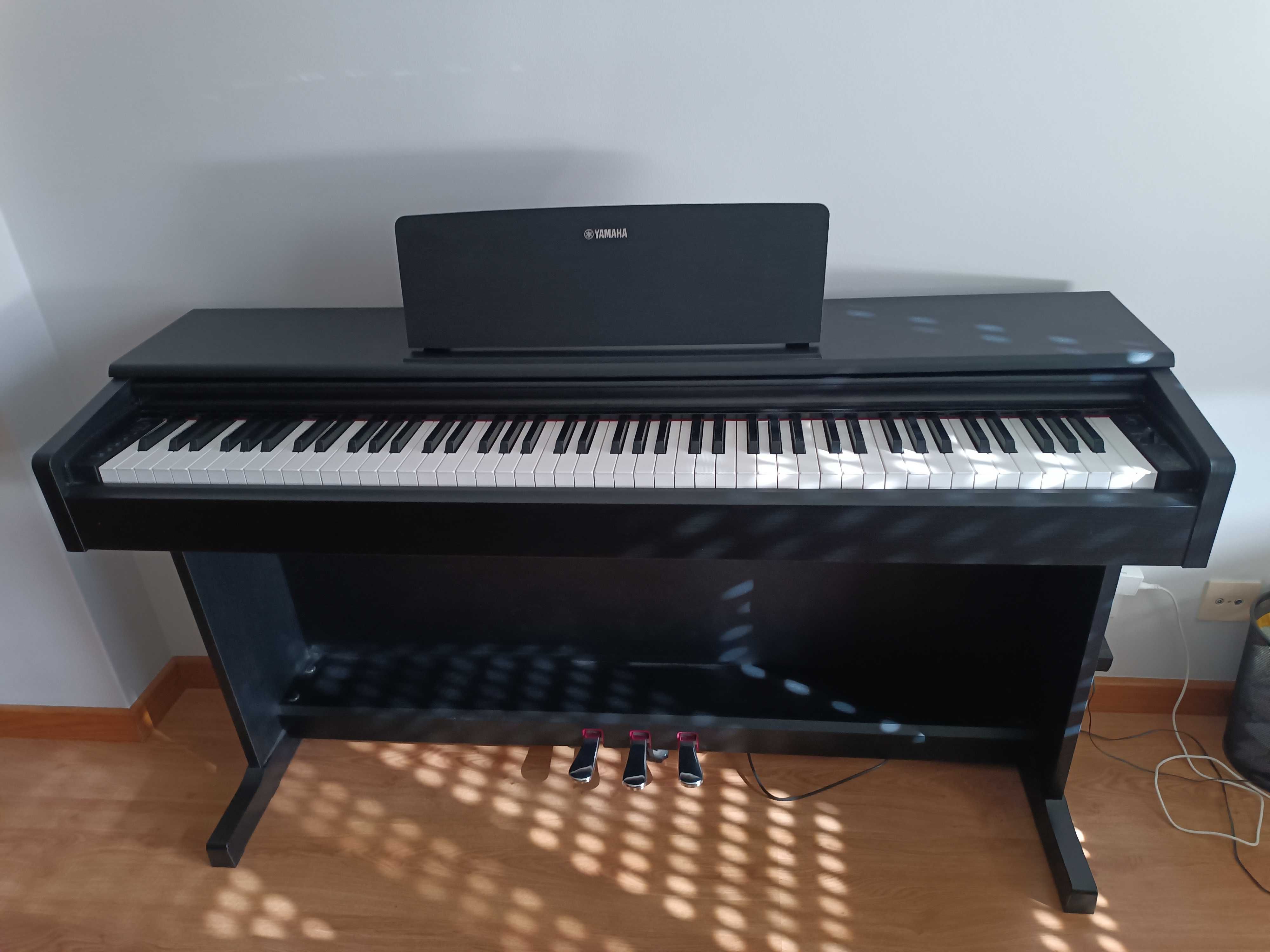 Conjunto de Piano Elétrico