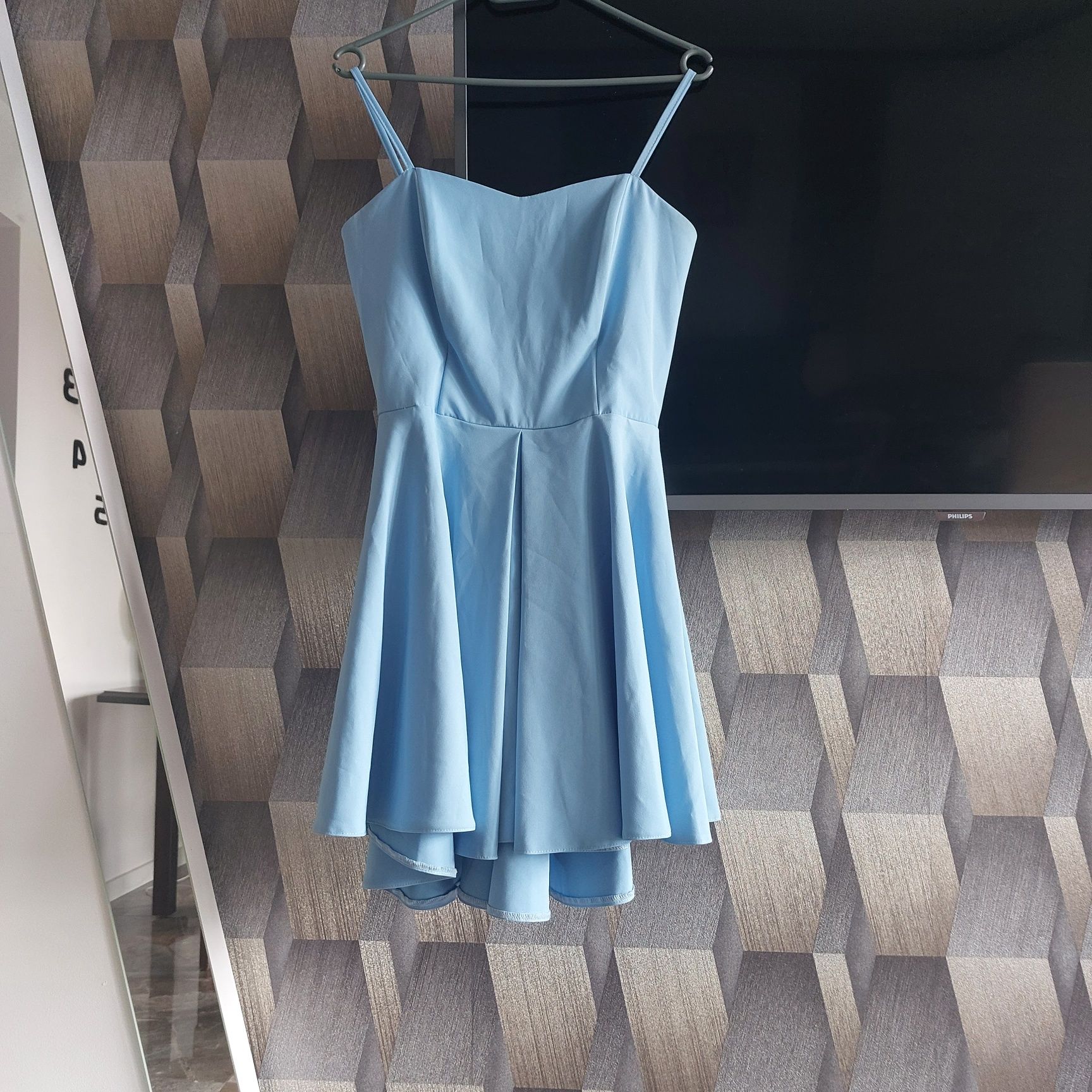 Piękna błękitna sukienka M