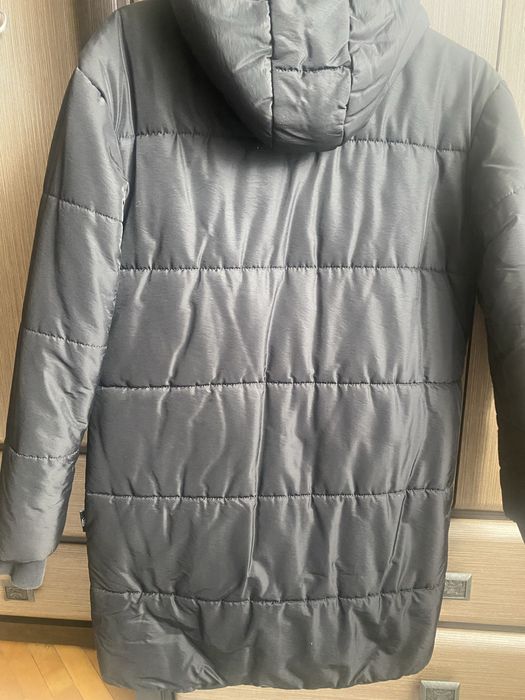 Зимова чорна куртка