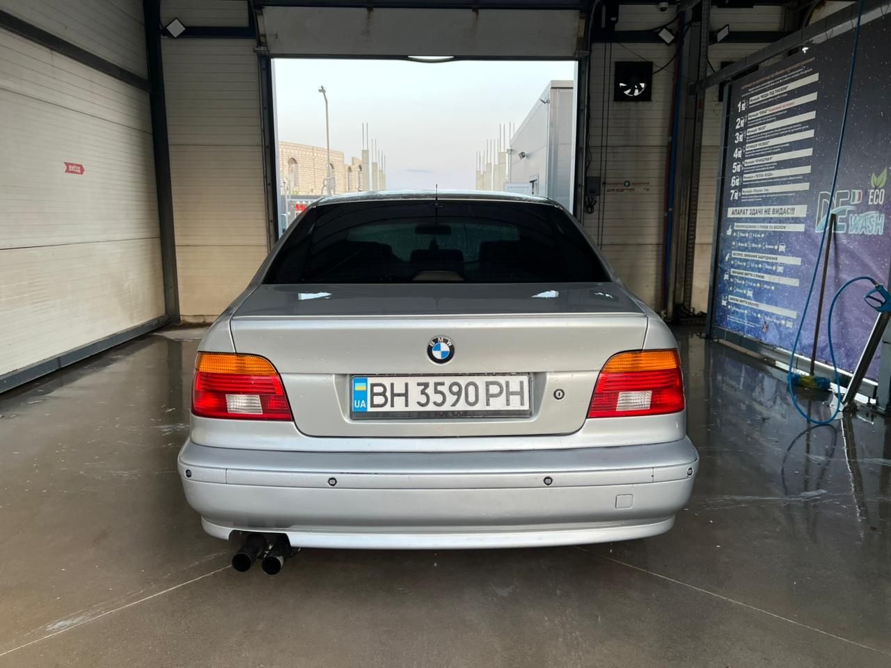 Продам BMW е 39 в шикарном состоянии вложение не требуется сел поехал