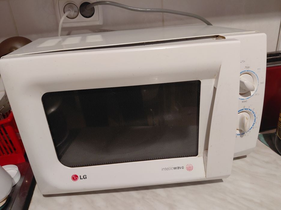 Мікрохвильова піч LG mb-4022g