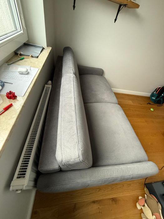 Sofa Gala Ema – szara, 2,5-osobowa, z funkcją spania (stelaż włoski)