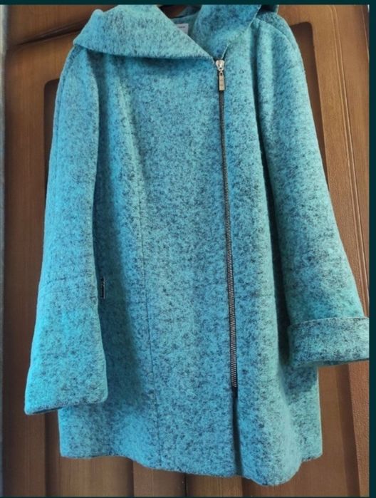 Пальто жіноче розмір L