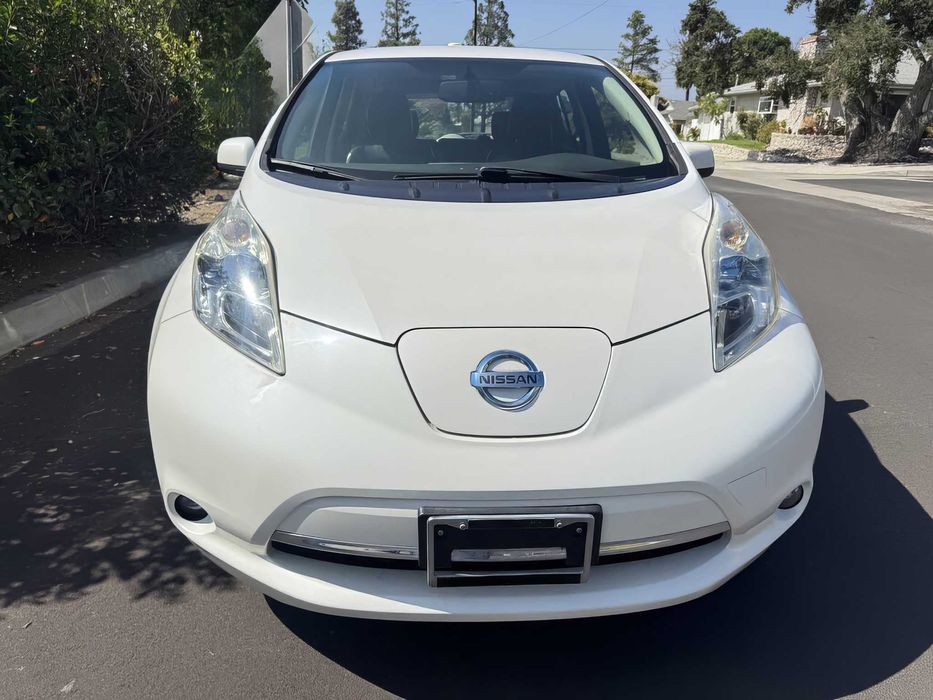 Nissan LEAF SL      2015