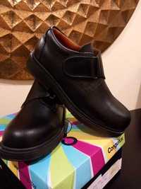 Sapatos pele pretos tamanho 33
