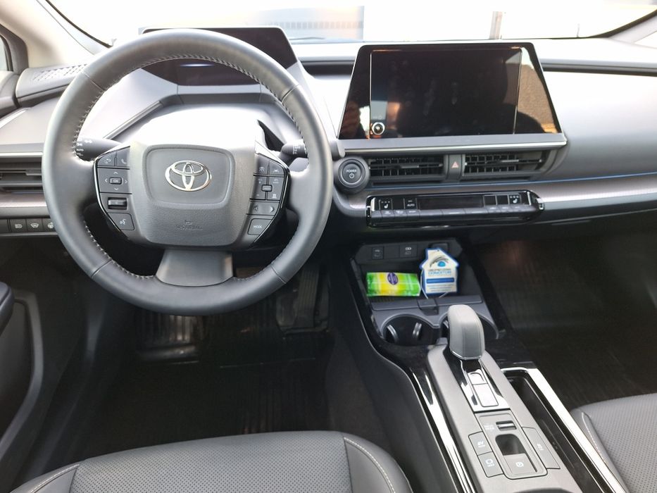 Toyota Prius V Hybryda XLE 2.0 benzyna 223 KM 2023r.